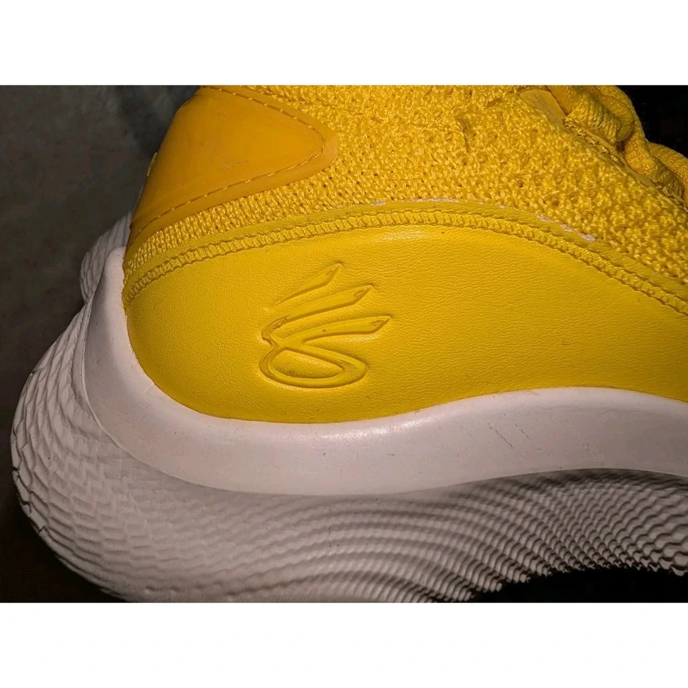 Under Armour Curry Flow 8 Yellow Basket‎ Shoes  Sz 6Y/8 Women  3023527-701